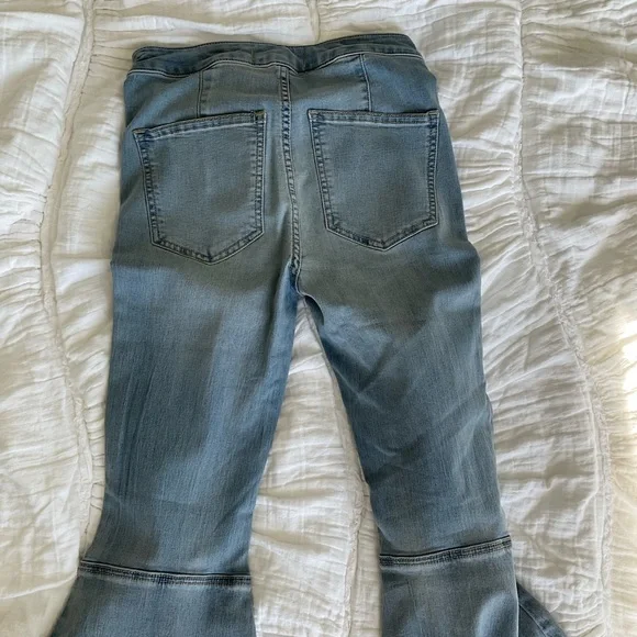 New with Tags Free People Just Float On Flare Jeans Bermondsy Blue - Picture 4 of 6